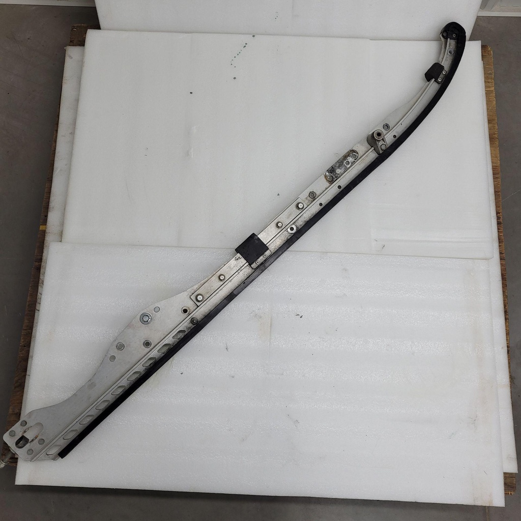 8KL474120000-001