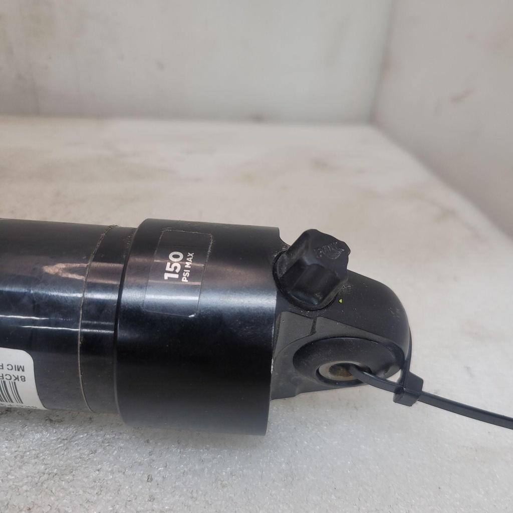 8KCF330E1000-001