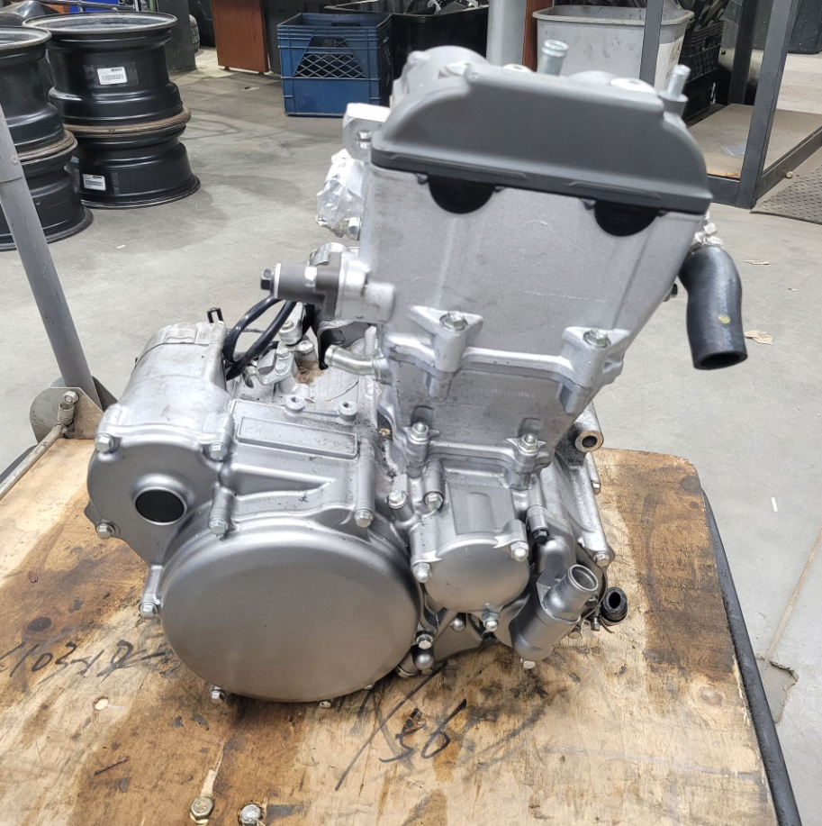 MOT-SUZ-DR-Z400-001