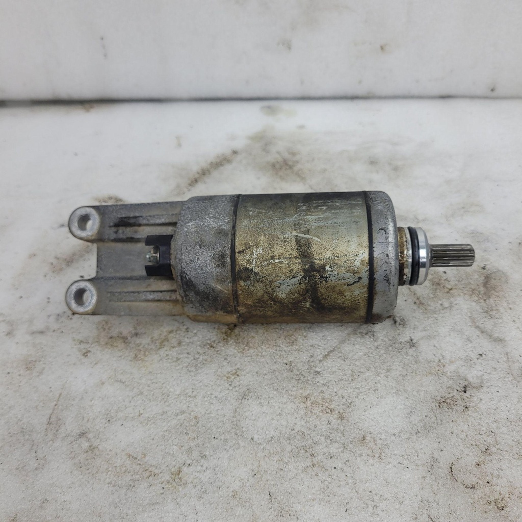 2HC818900100-001