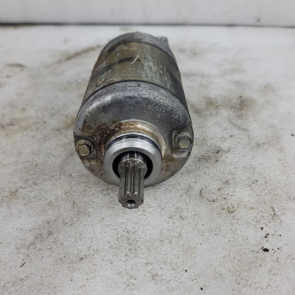 2HC818900100-001