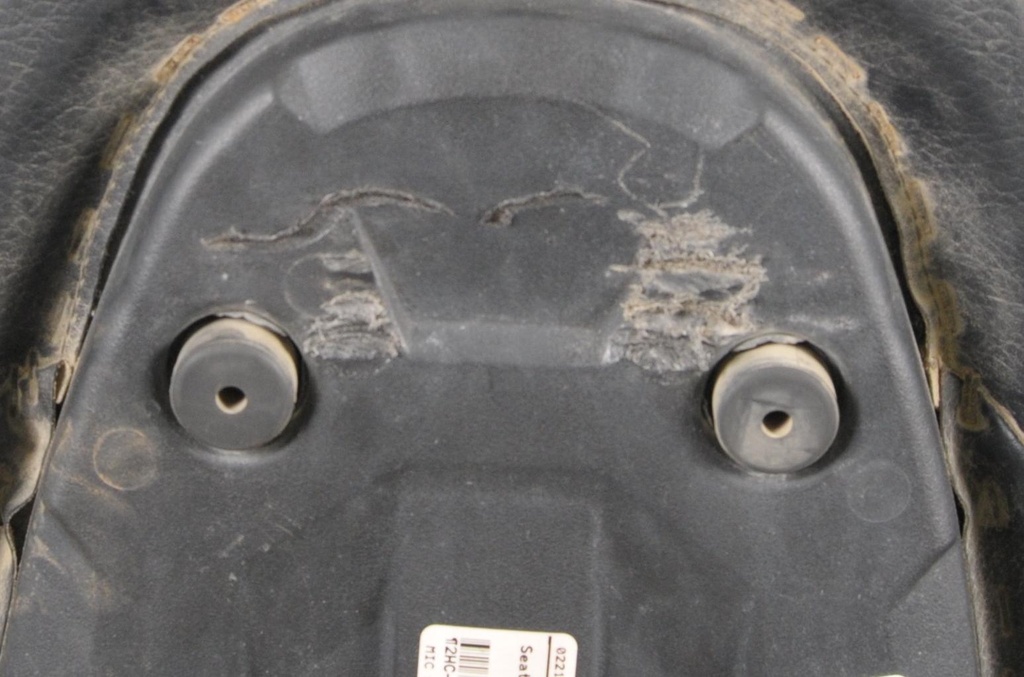 2HCF47905100-00105.jpg