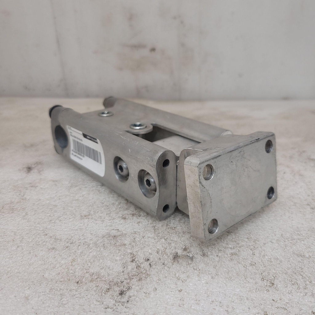 8GJ2381B0000-001