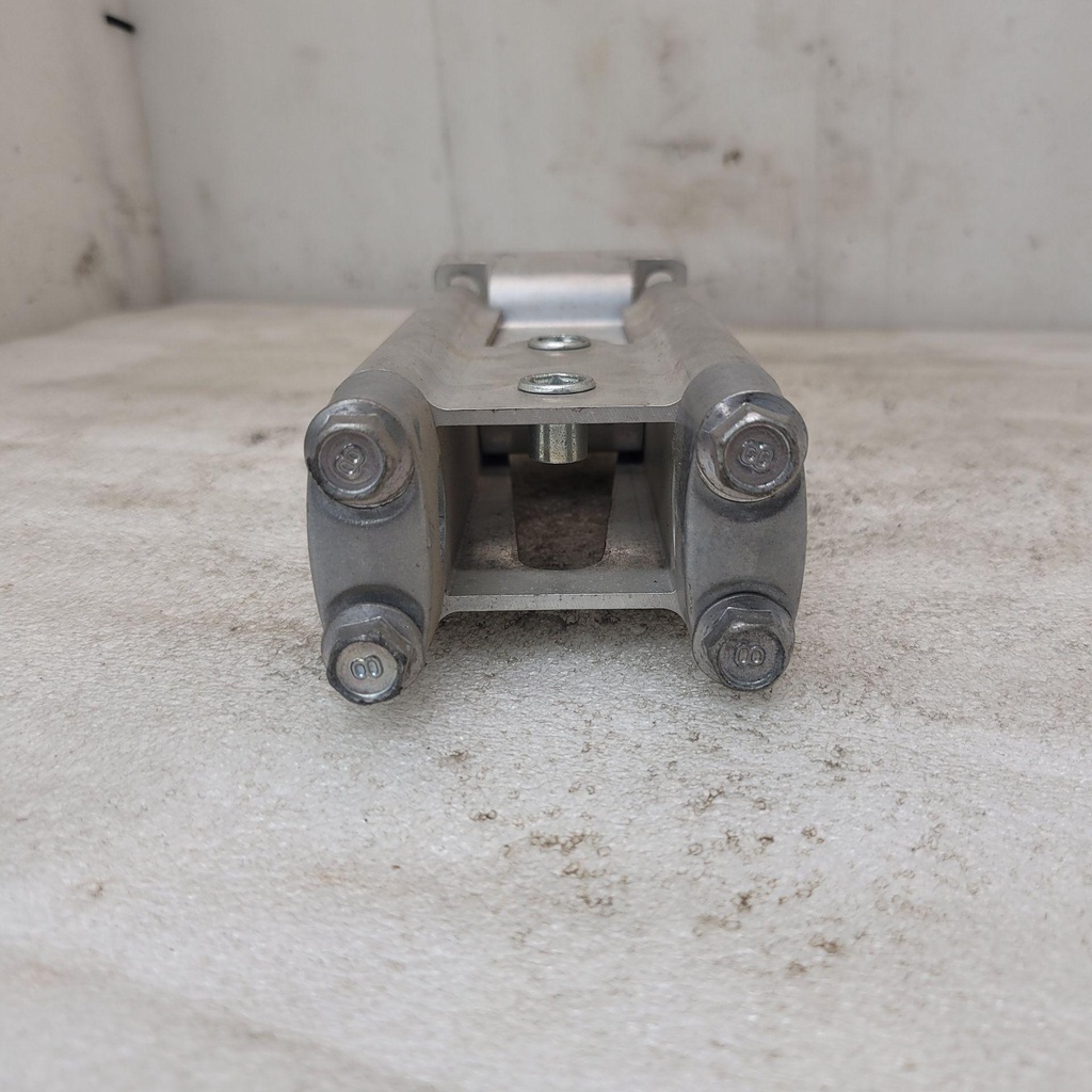 8GJ2381B0000-001