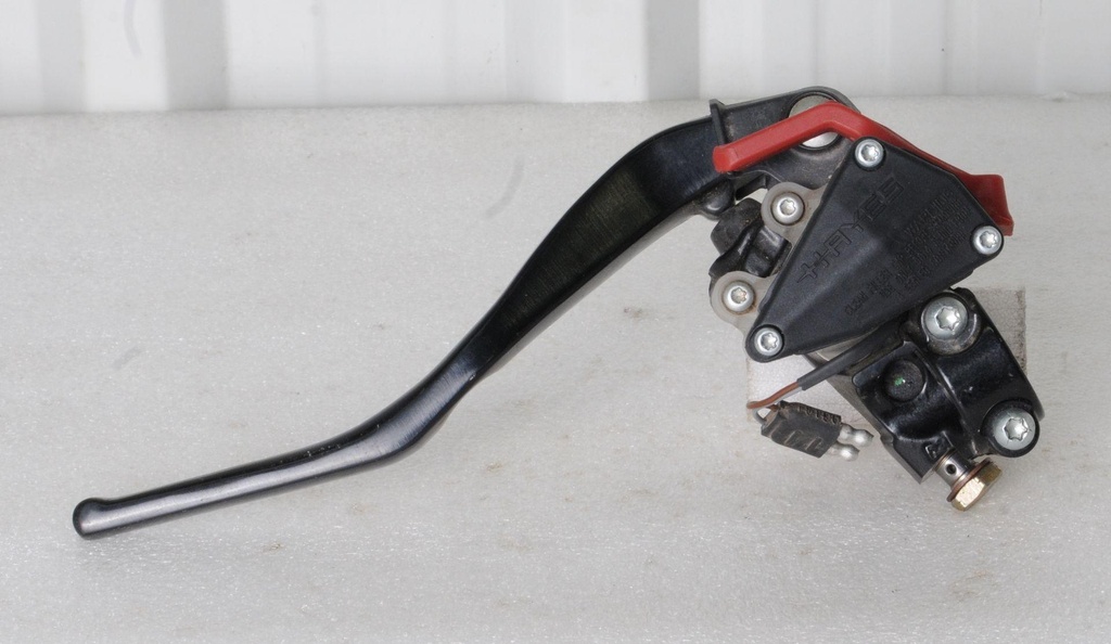 8KG-F583T-00-00-00102.jpg