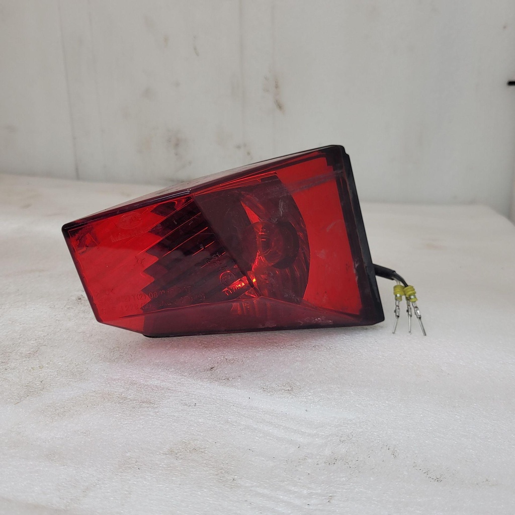 710000869-001