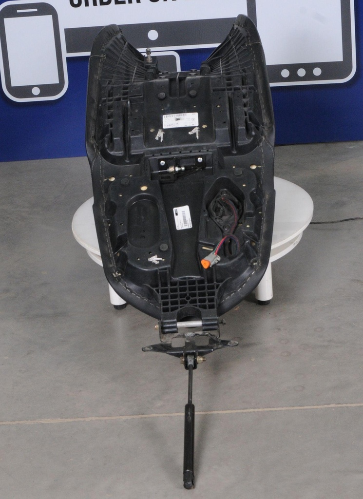 708001531-00106.jpg
