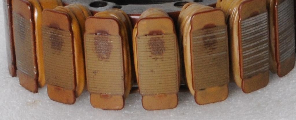 420685335-00104.jpg