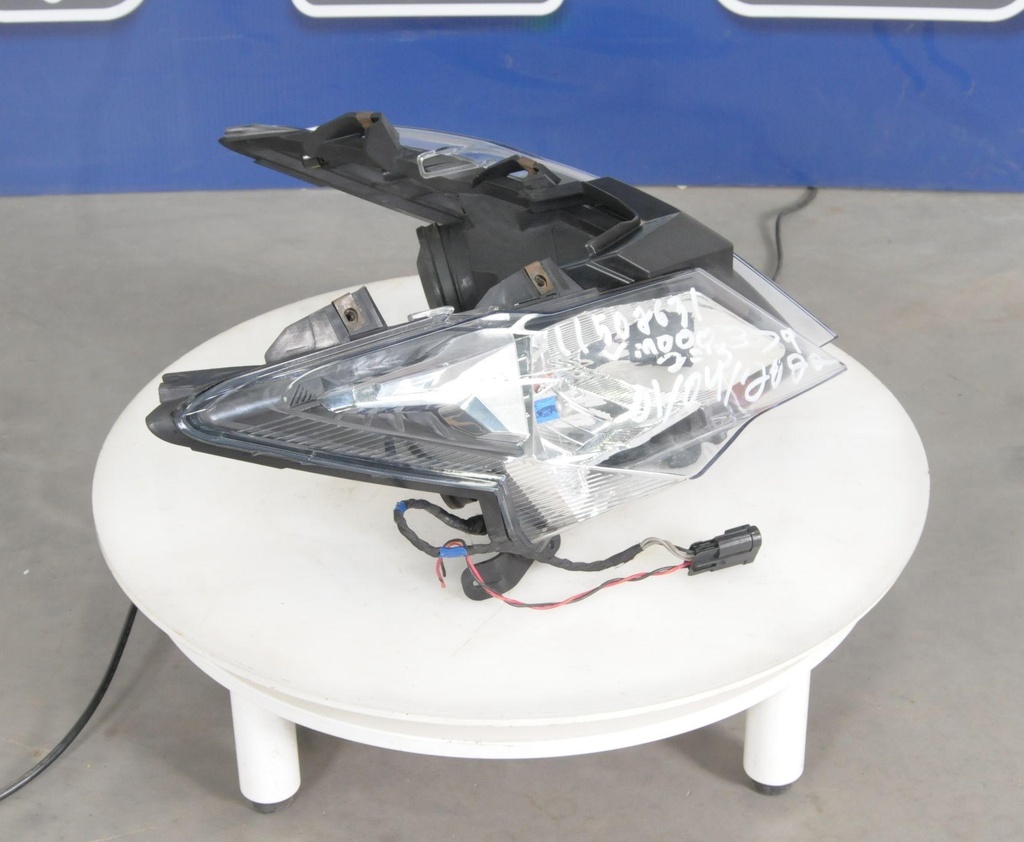 517304794-00104.jpg