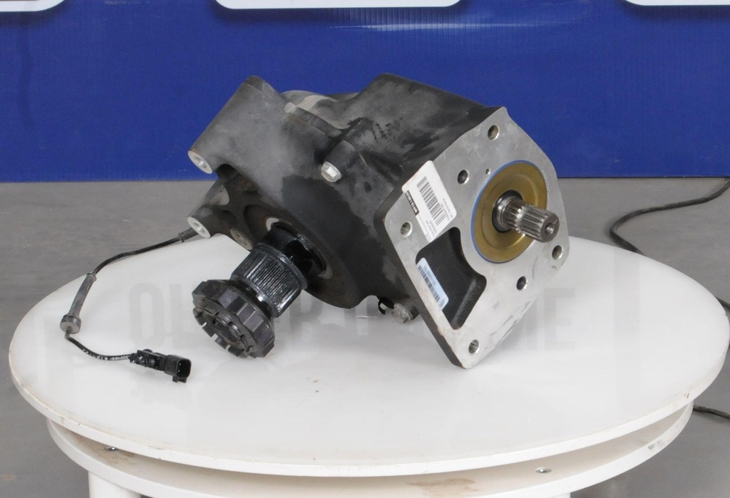 705502457-00104.jpg
