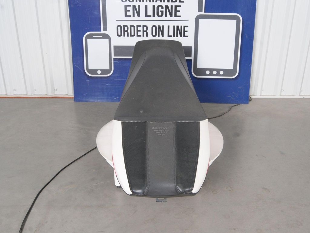 8JP-F4710-80-00-00101.jpg