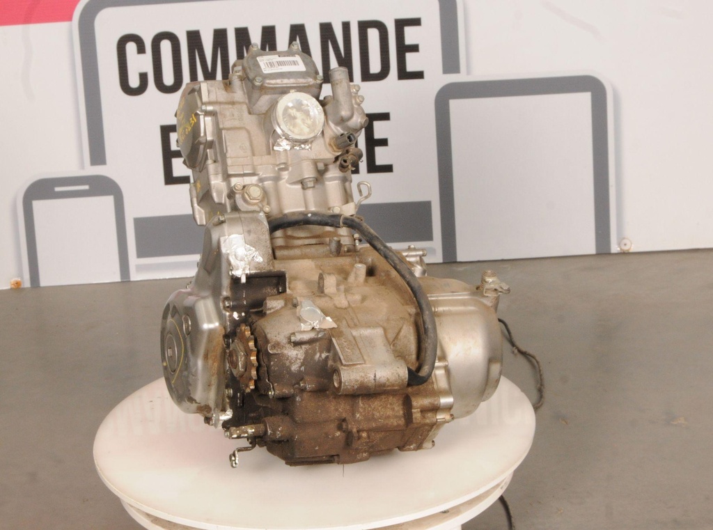 MOT-YAM700-00108.jpg