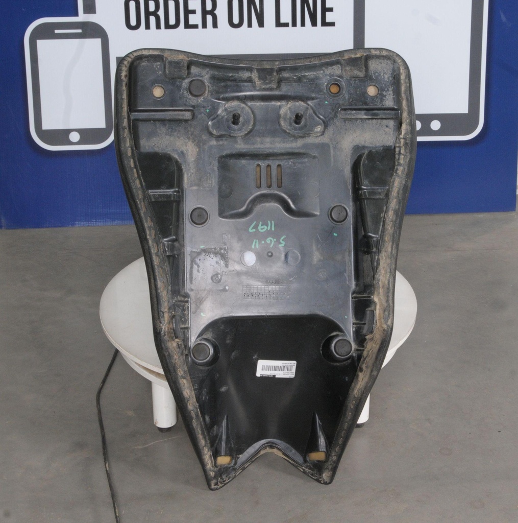 2684703-070-0015.jpg