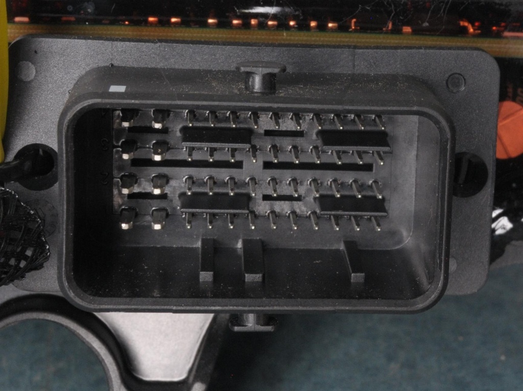 512061393-0017.jpg