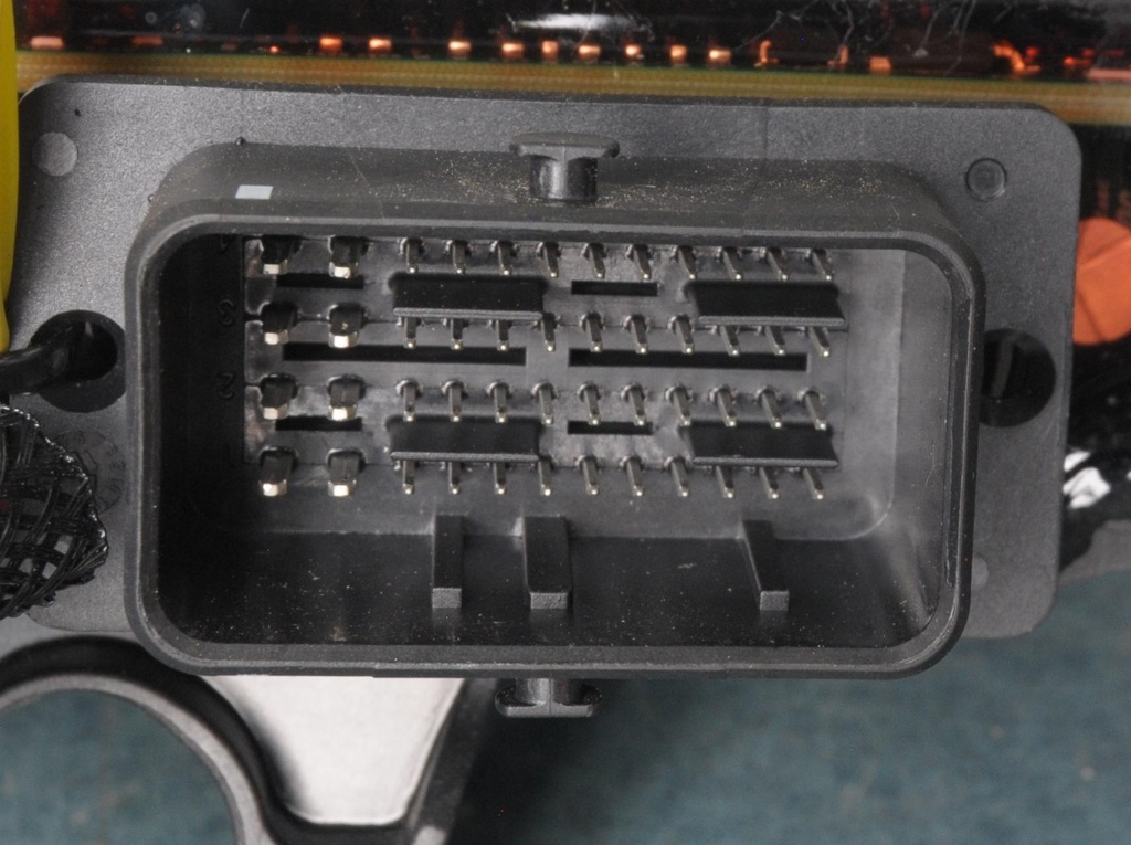 512061393-0018.jpg