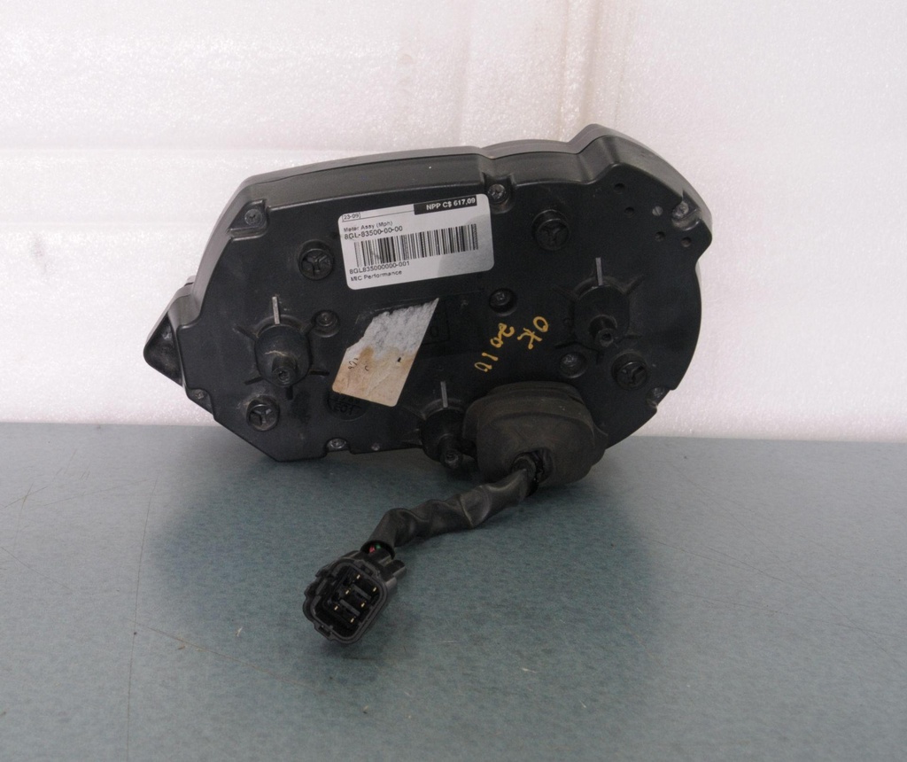 8GL835000000-00102.jpg