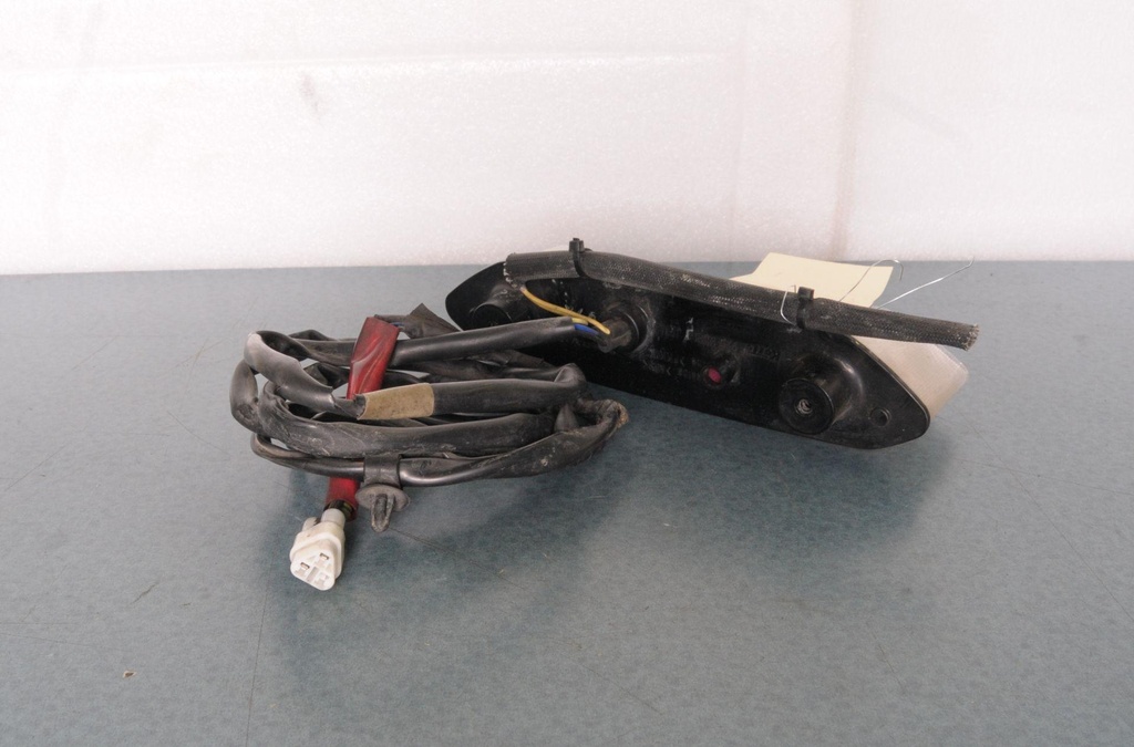 8GC847100100-00102.jpg