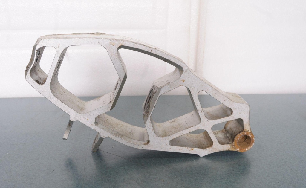 8GL235010000-00102.jpg