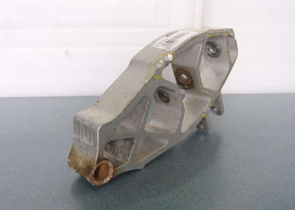 8GL235010000-00104.jpg