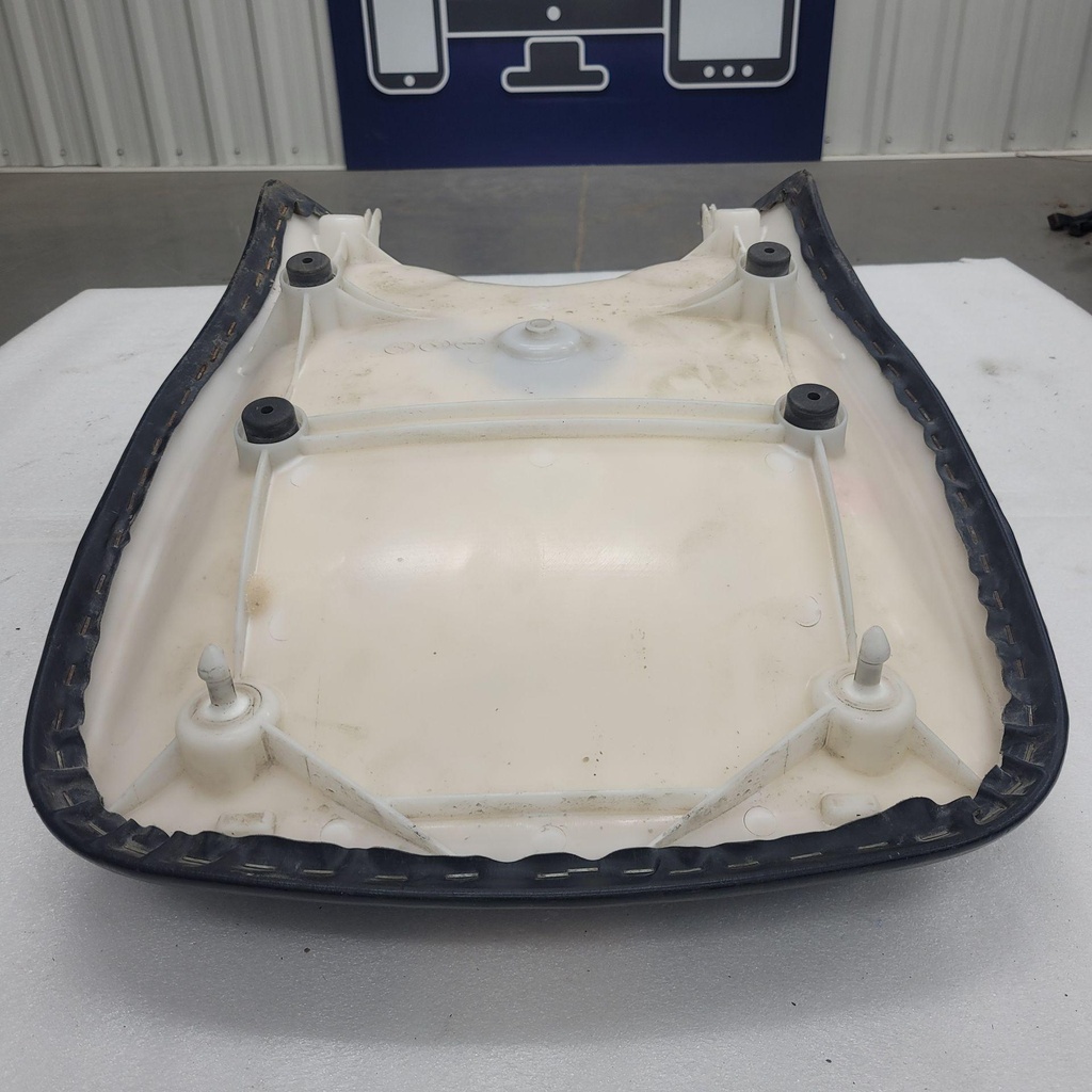 2UDF470F0000-001