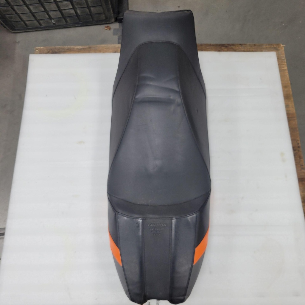 8LN-F4710-10-00-001