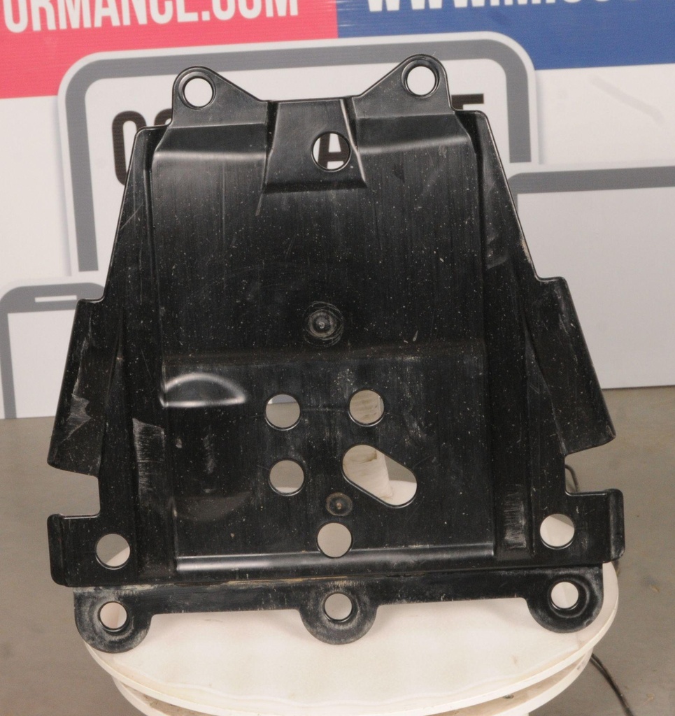 [5450706-070-001] (new ref. 5456433-070) plate-skid,rear,blk