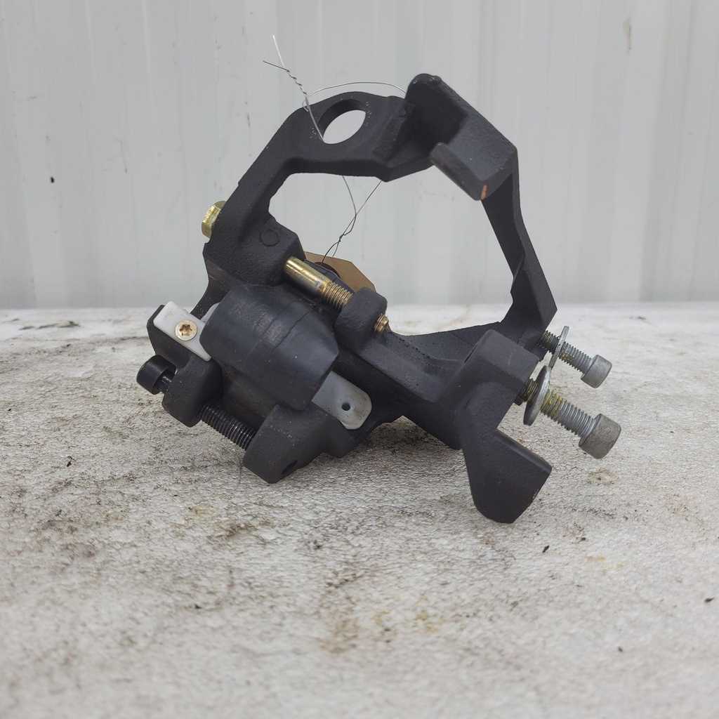[705013422-001] rh caliper slider