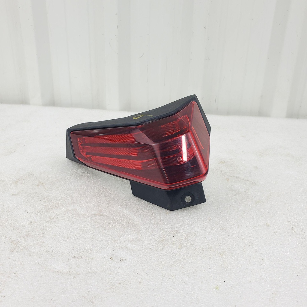[710005285-001] (new ref. 710010214) rh taillight (710005285-001)