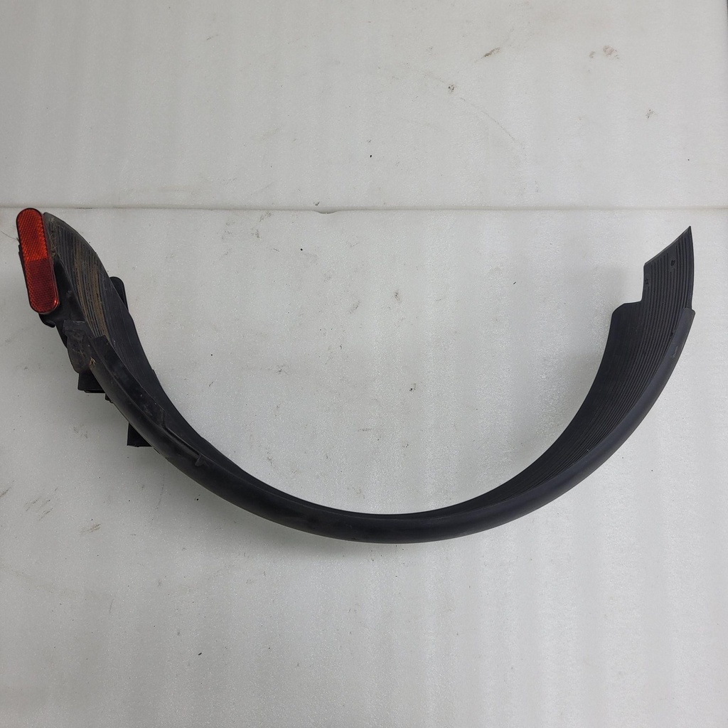[705011162-001] deep black, rear fender international (705011162-001)