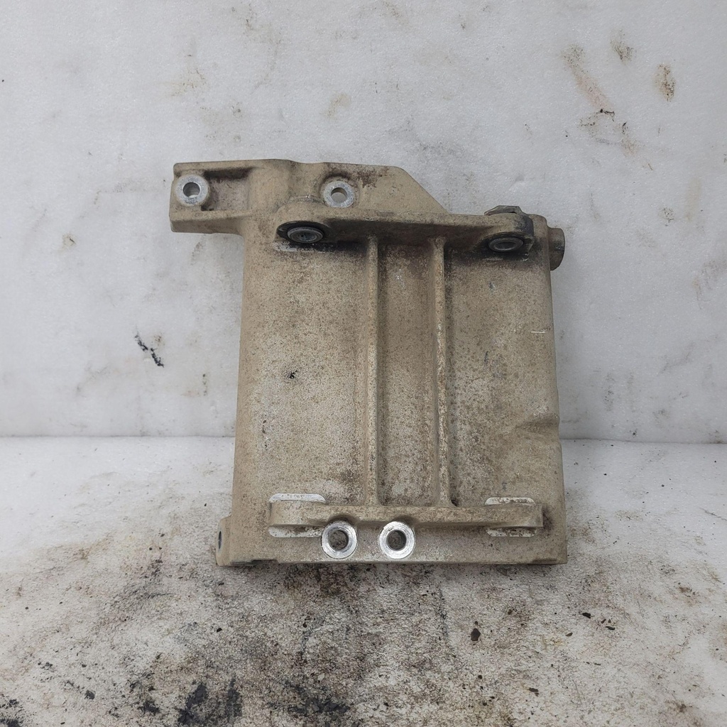 bracket, engine/transaxle