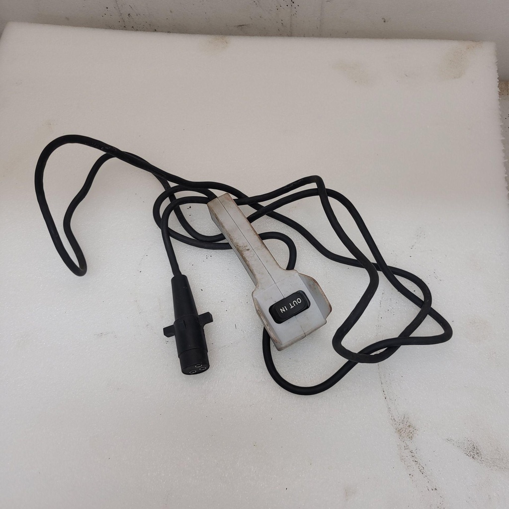 [4013466-001] winch remote switch