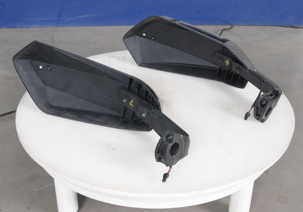 [2884616-266-001] k-hand guard sno crsr blk