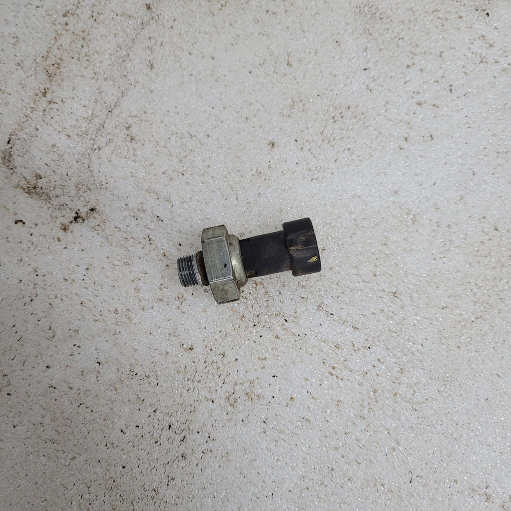 [4015069-001] sealed brake switch
