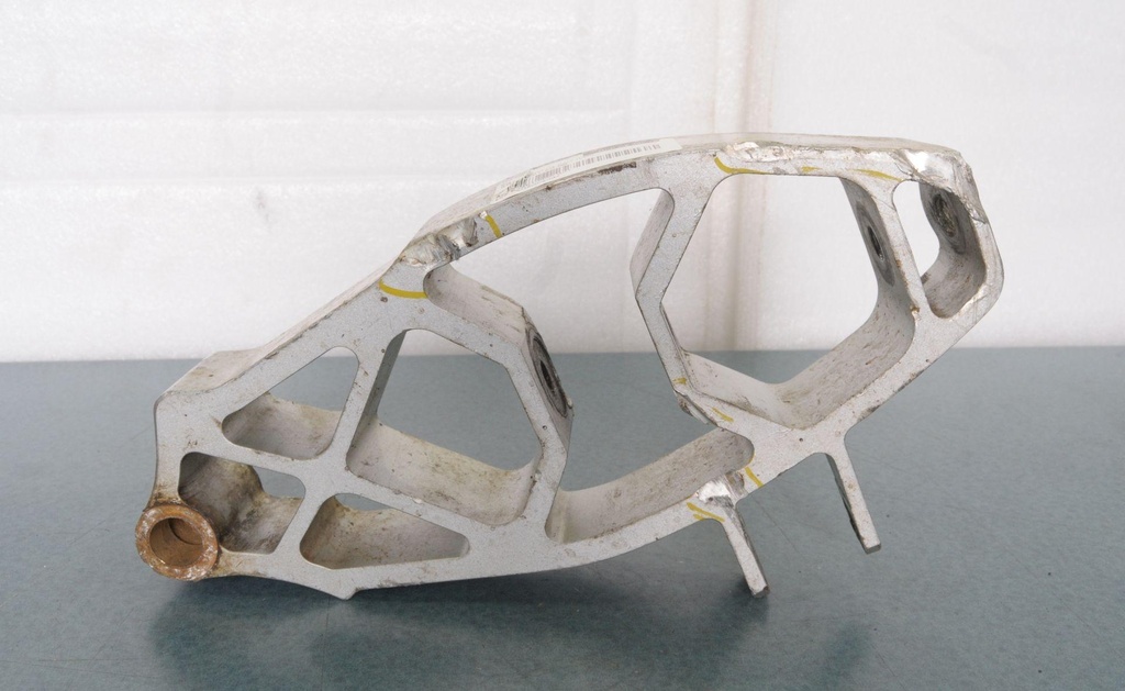 [8GL235010000-001] Steering Knuckle Assy (Left)