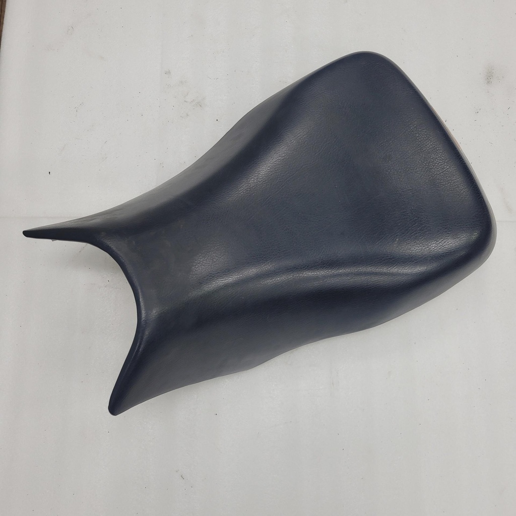 [2UDF470F0000-001] . .Seat Cover Comp