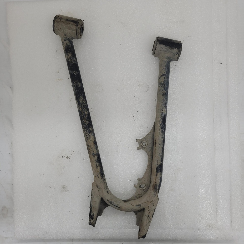 [2BGF217200-00-001] ARM, REAR 2