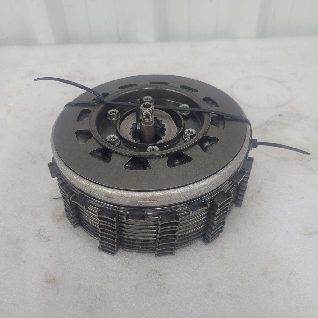 [420659751-001] clutch hub