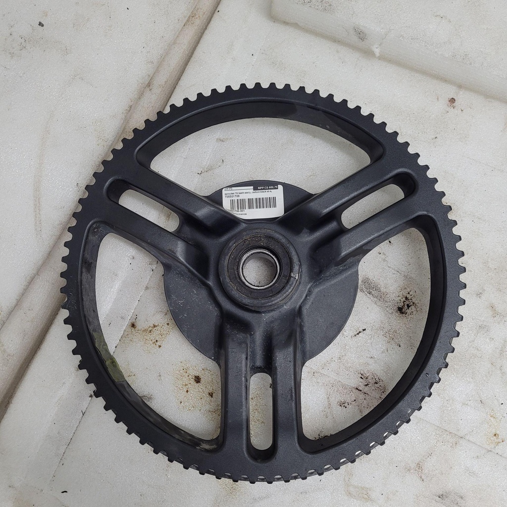 [705501706-001] (new ref. 705502016) sprocket 79 teeth ass'y, carbon black rs-s