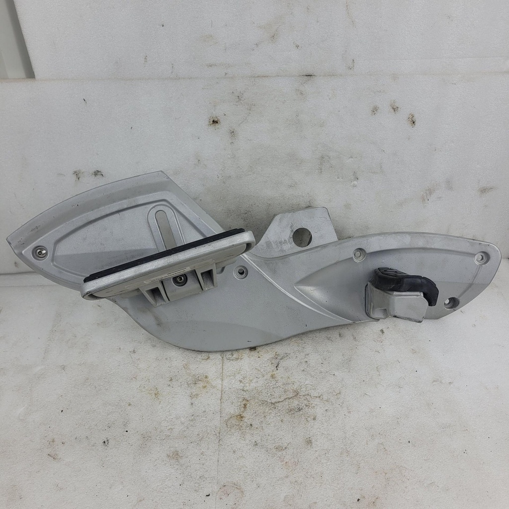 [705002834-001] rh footrest support