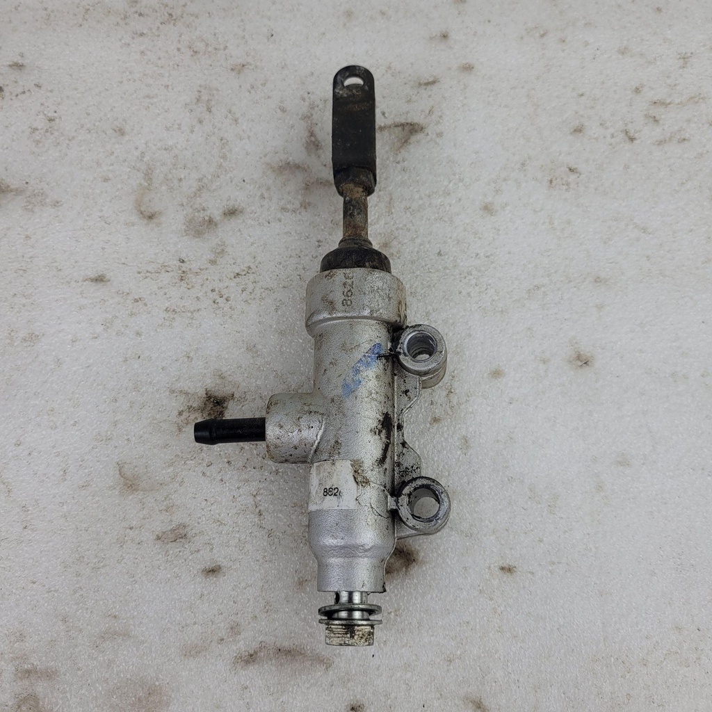 [1911551-001] master cylinder foot assembly,