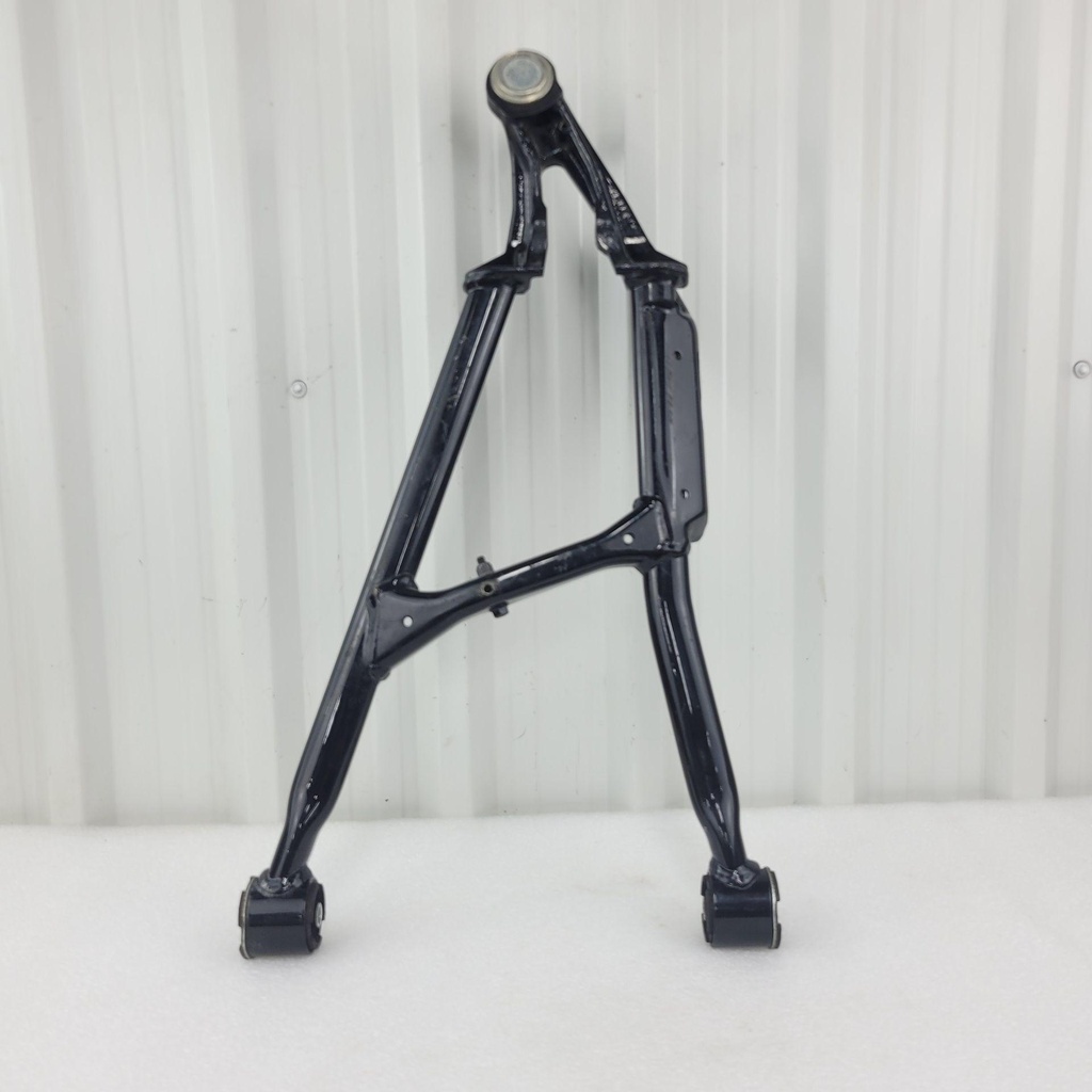 [706204615-001] rh lower suspension arm
