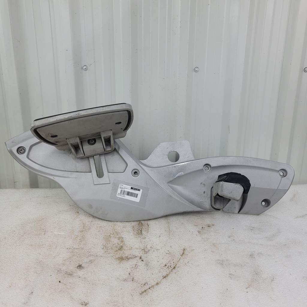 [705005737-001] (new ref. 705008521) lh footrest support