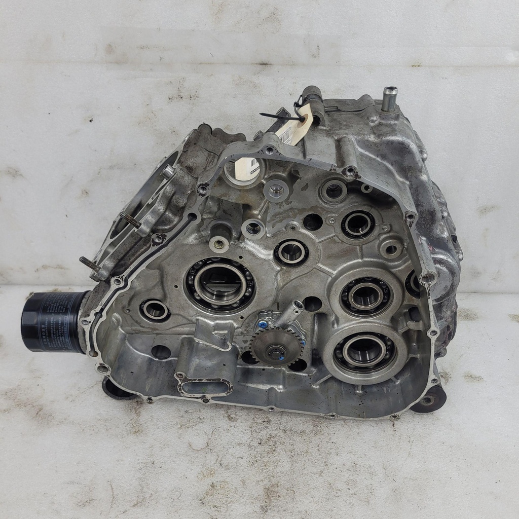 [11300-31811-001] crankcase set