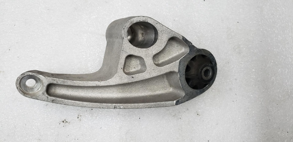 [0708-574-001] bracket, engine mounting - right rear (inc. 3) (0708-574-001)