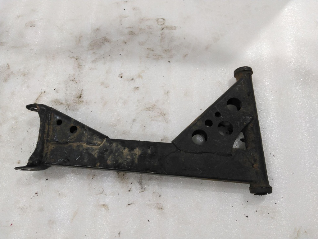 [1017216-293-001] (new ref. 1025619-293) weld-uca,rear,lh,indy red (1017216-293-001)