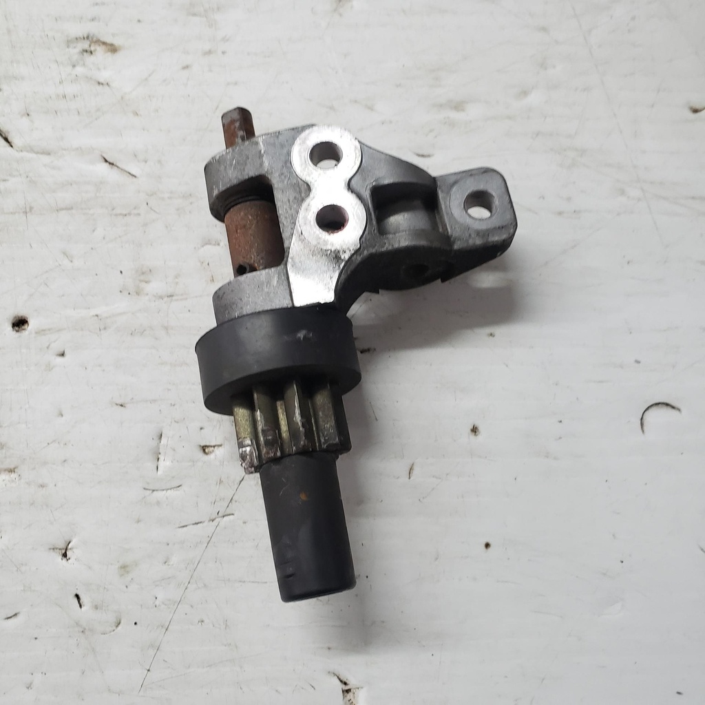 pinion and pinion bracket assem