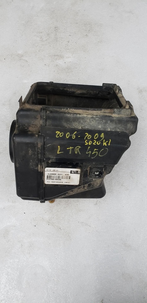 CLEANER ASSY, AIR - SUZUKI - 13700-45G00