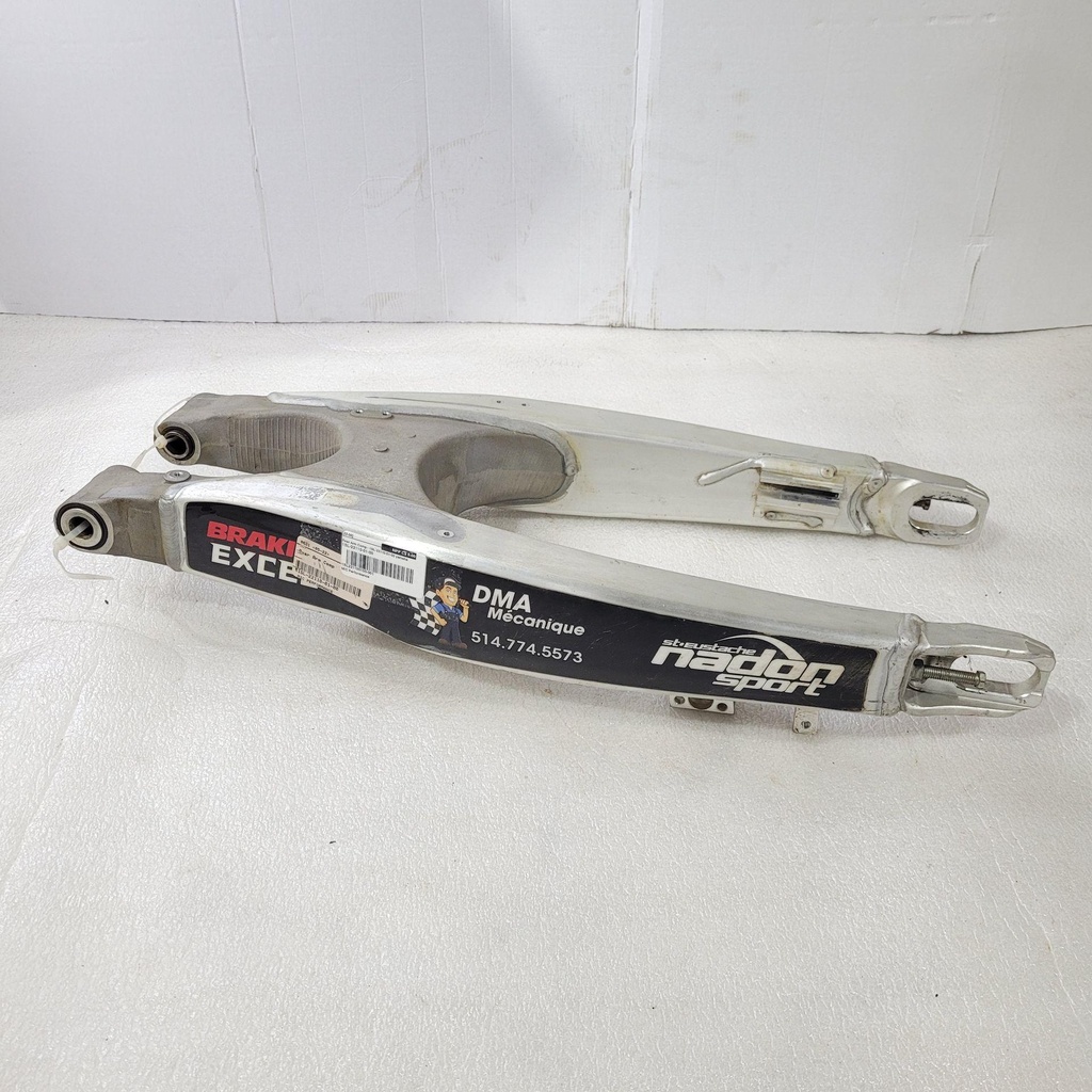[1SL221100100-001] Rear Arm Comp - 1SL-22110-01-00 yamaha