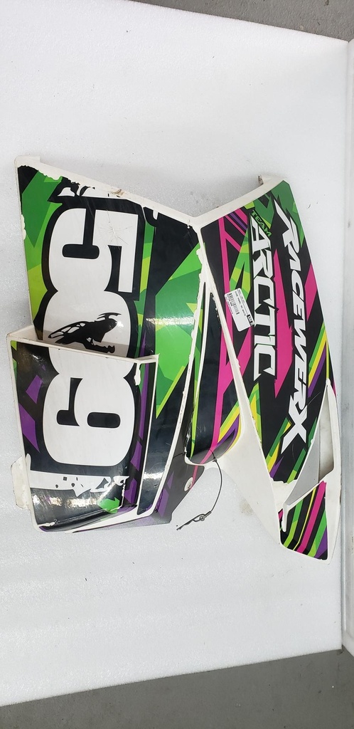 SIDE PANEL RH WHITE - 3718-906 arctic cat