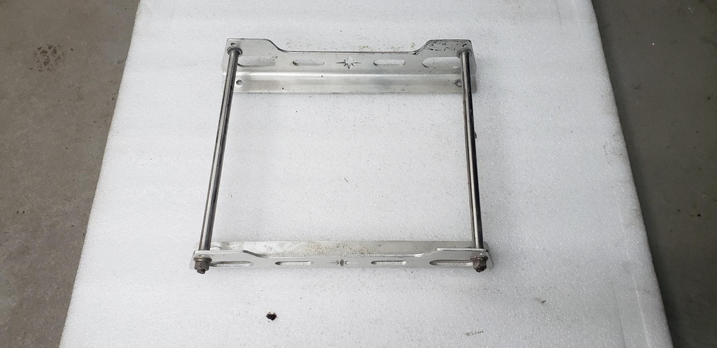 [2876765-001] POLARIS FUEL CAN RACK - POLARIS - 2876765 (2876765-001)